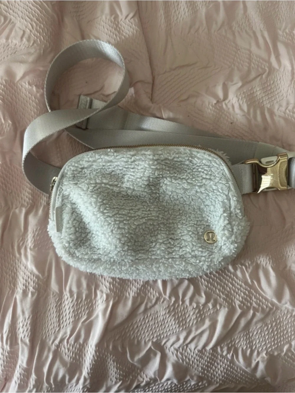 lululemon athletica Sherpa Crossbody Belt Bag in Light Gray